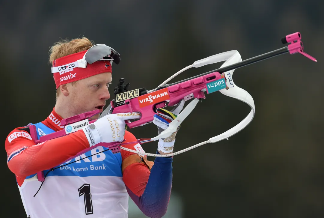 Trionfo da record per Johannes Bø a Presque Isle, e pietra miliare per la Norvegia nelle sprint