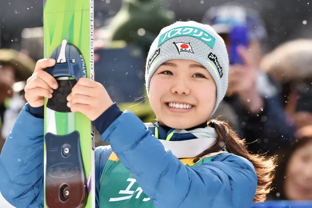 A Oberstdorf Sara Takanashi realizza la serie vincente più lunga di sempre