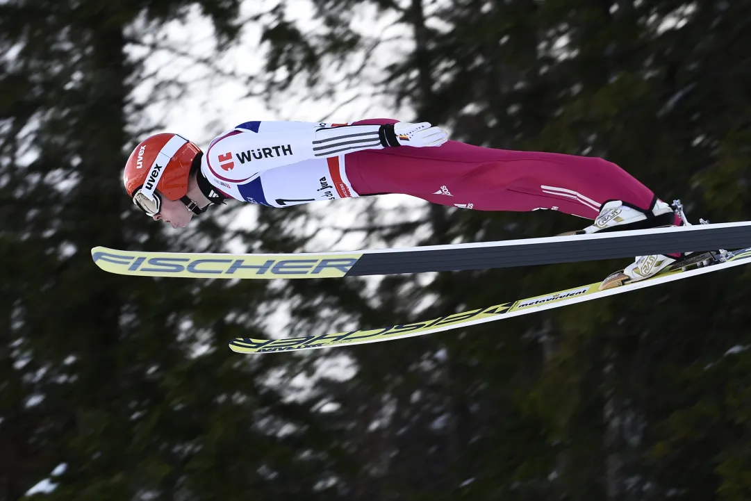 Frenzel domina il segmento di salto, Watabe non parte. Samuel Costa 7°