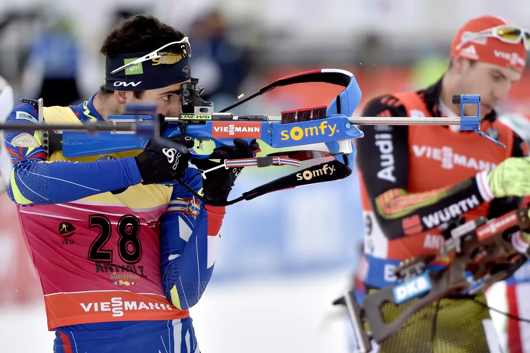 Martin Fourcade domina la sprint di Canmore e supera Raphael Poirée