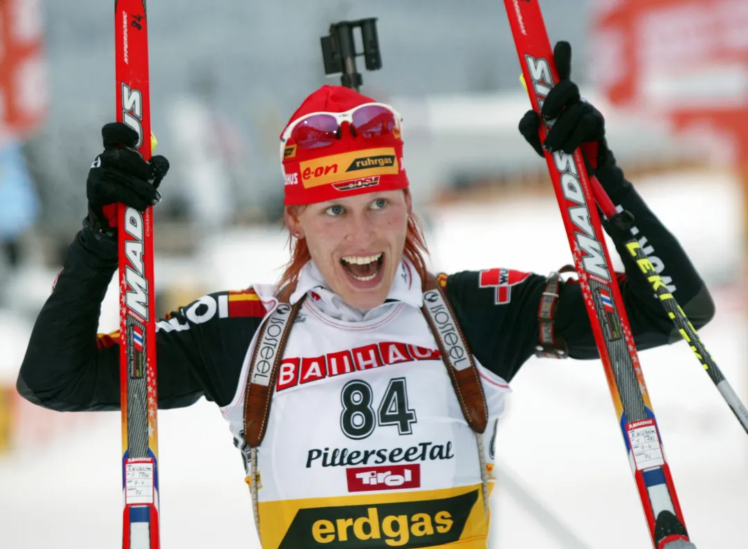 Una Kati Wilhelm da 10 e lode trionfa nella sprint di Hochfilzen. Primi punti per due big del futuro