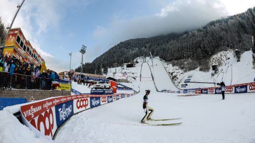 Adam Cieslar vince la prima medaglia d'oro della combinata alle Universiadi