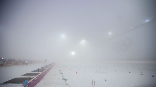 La nebbia non concede tregua, rinviata a lunedì mattina la mass start maschile