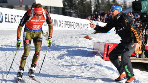 Finale thrilling a Hochfilzen! Benedikt Doll oro nella sprint all’ultimo respiro