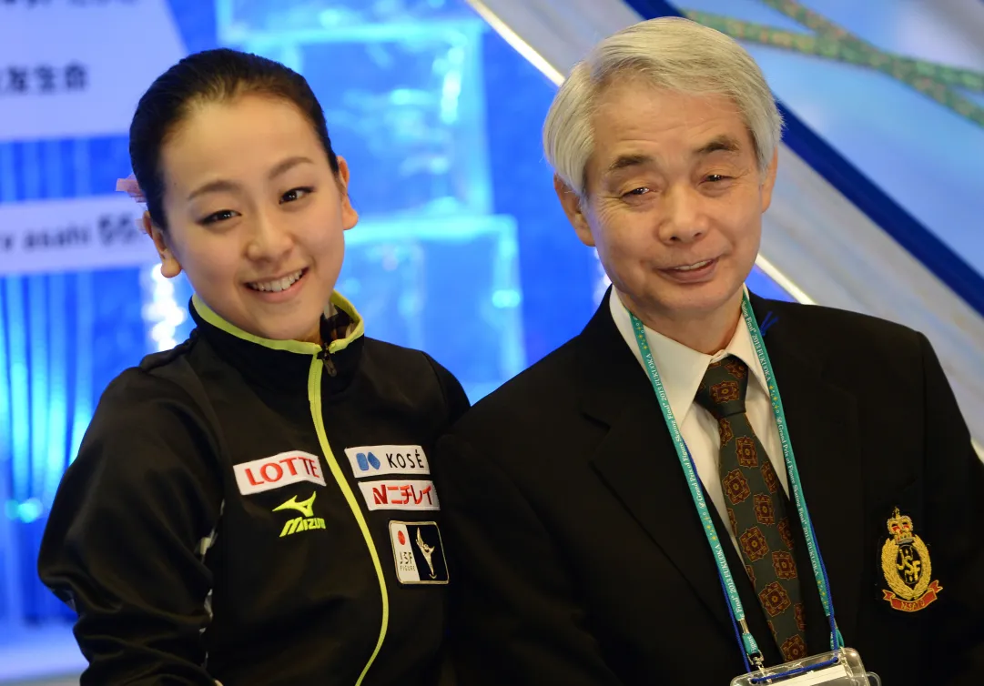 Mao Asada egugalia Irina Slutskaja vincendo la quarta finale del Grand Prix della carriera