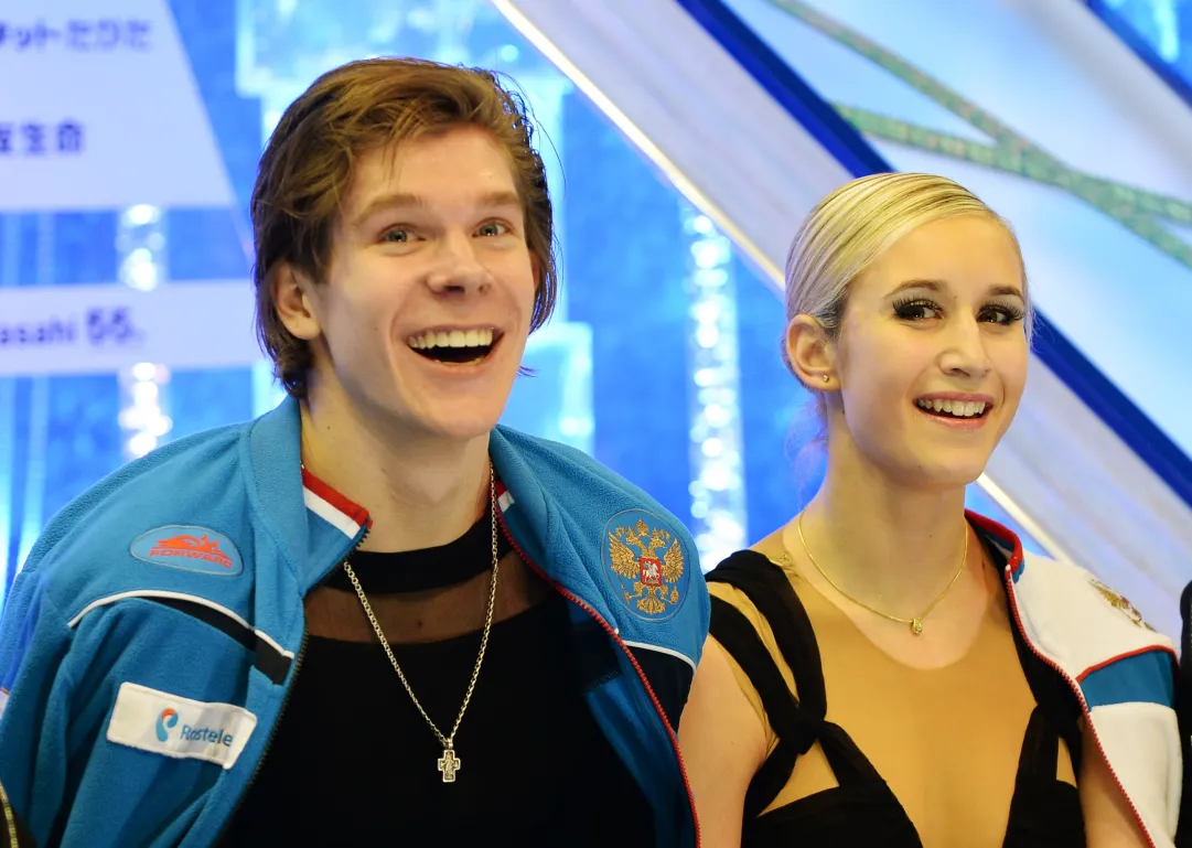 Yanovskaya/Mozgov chiari vincitori nella danza della finale dello Junior Grand Prix