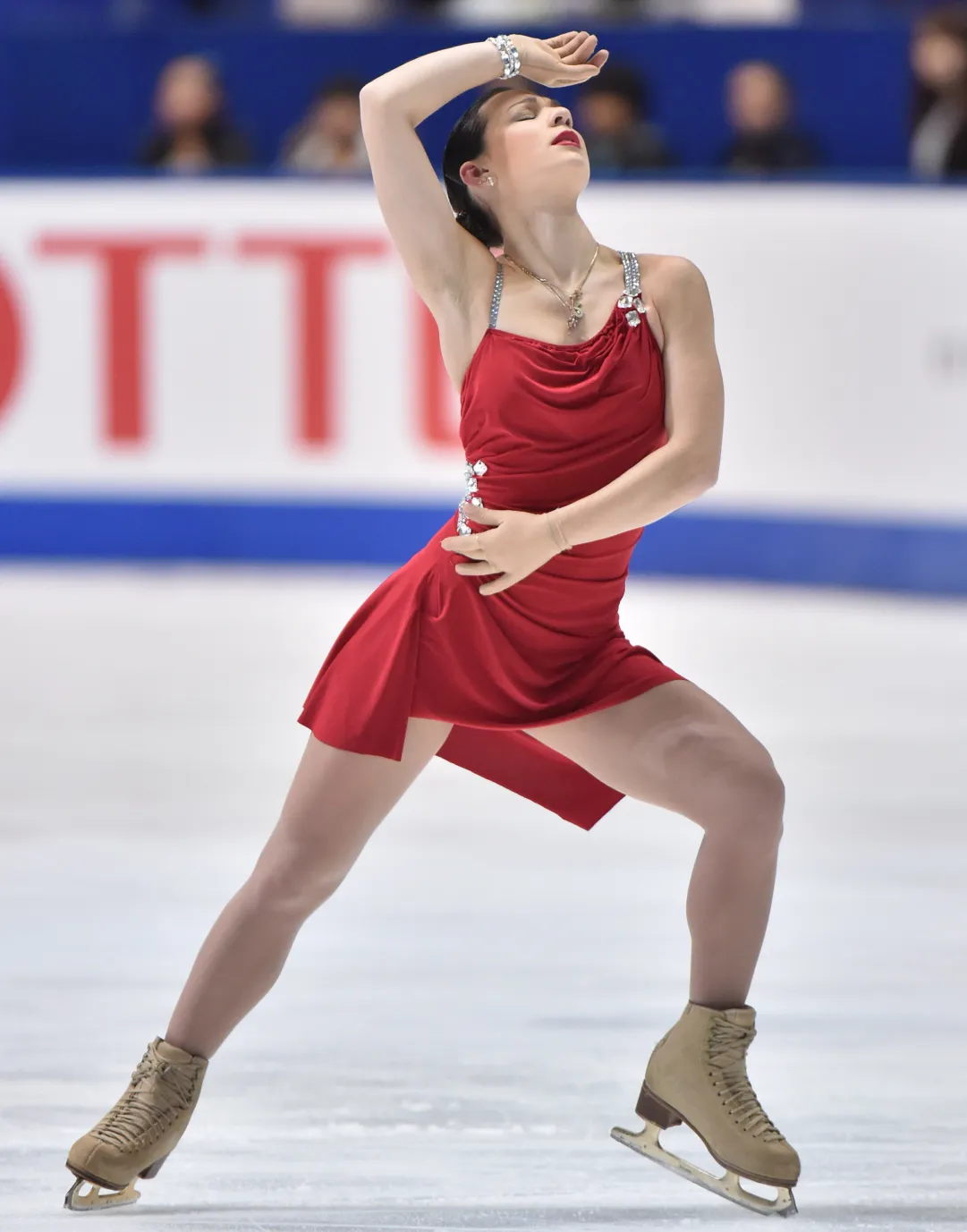 Universiadi Granada - Alena Leonova vince per dispersione il titolo femminile