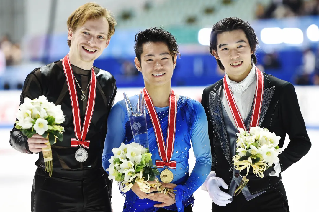 Yuzuru Hanyu, quarto nel NHK Trophy vinto da Daisuke Murakami, si qualifica per la finale del Grand Prix