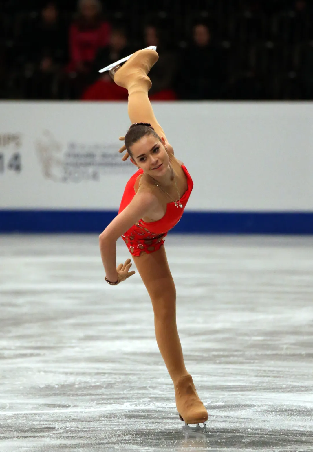 Adelina Sotnikova regola di misura Lipnitskaia e Kostner nel corto degli Europei di Budapest