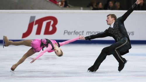 Julia Antipova dall'alto dei suoi 26 kg. di peso accusa l'ex allenatrice Natalia Pavlova