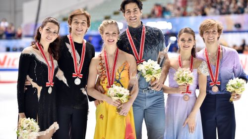 Weaver/Poje dominano la 'pazza' gara di danza del NHK Trophy