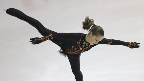 Julia Lipnitskaia regola di misura Akiko Suzuki nel corto del Finlandia Trophy