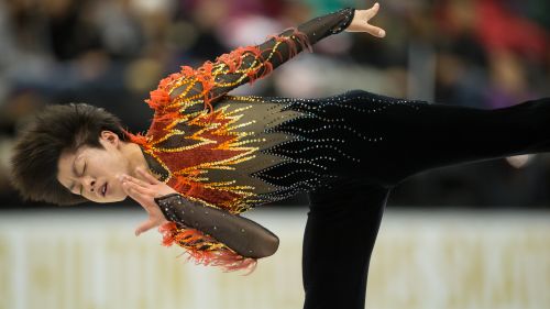 Tatsuki Machida vince per dispersione la competizione maschile di Skate America