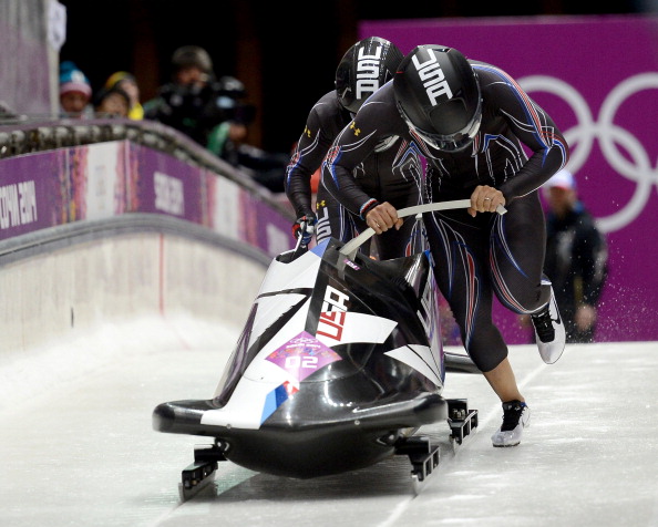 Elana Meyers guida dopo due manche la gara del bob femminile