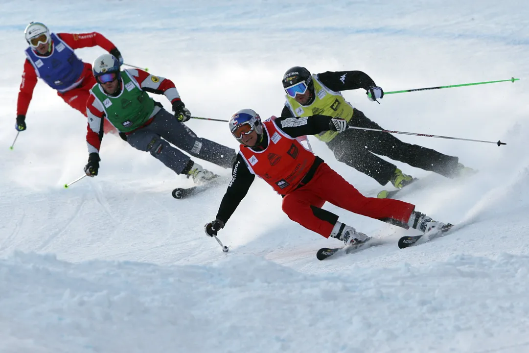 La nazionale di skicross si raduna sul ghiacciaio di Stubai