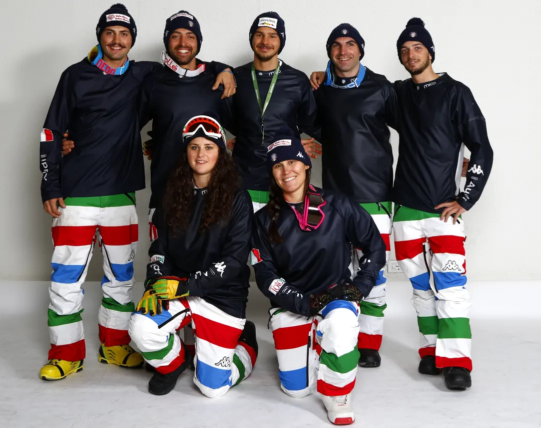 Le squadre di snowboard si trovano allo Stelvio