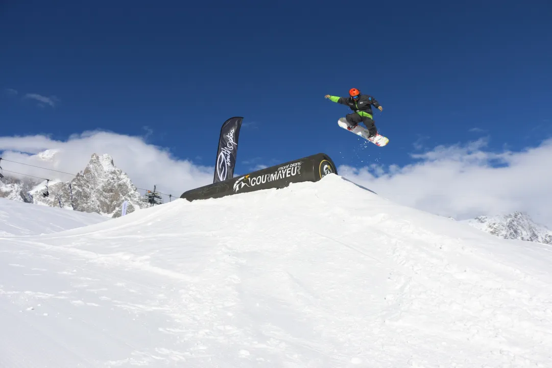 Snowpark Courmayeur i vostri trick con vista Monte Bianco