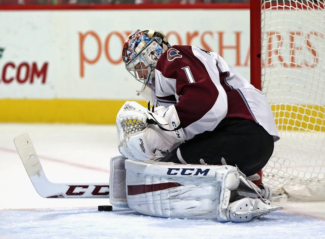 NHL - Varlamov e gli Avalanche fermano la striscia di Kane a 26