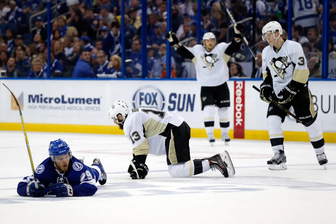 NHL: i Penguins vincono a Tampa e riportano la serie a Pittsburgh