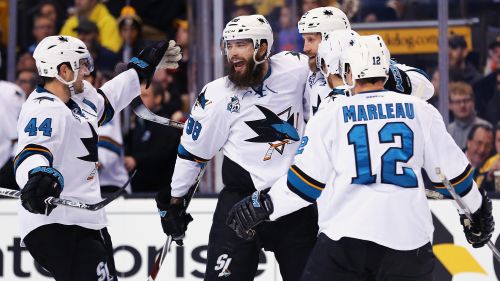 NHL: Tampa Bay e San Jose avanti; Chicago ultima chiamata