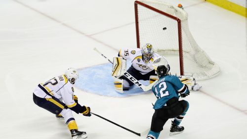 NHL: gli Sharks schiantano i Predators e sono in finale di Conference