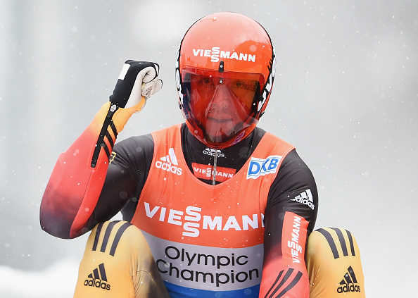 Loch vince per il quinto anno consecutivo a Oberhof precedendo Langhenhan e Mazdzer. Italiani nelle retrovie