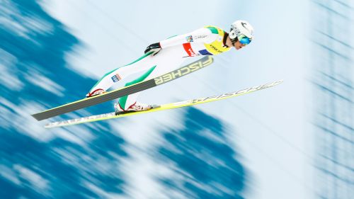 Haavard Klemetsen in testa nel salto della prima gundersen di Schonach