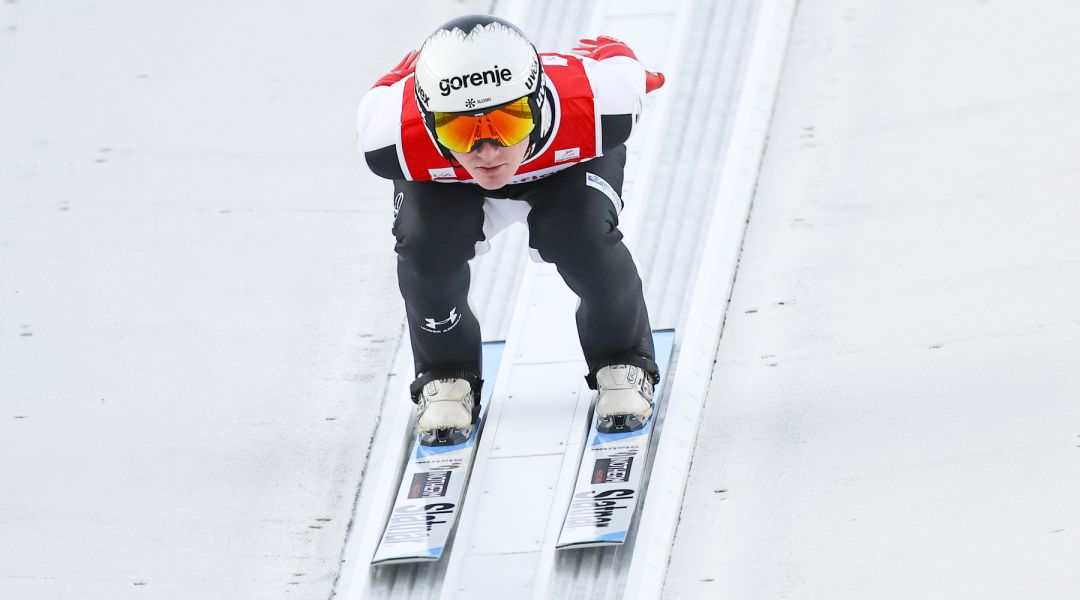 Domen Prevc incanta nella notte di Oberstdorf e si prende il titolo mondiale di volo con gli sci