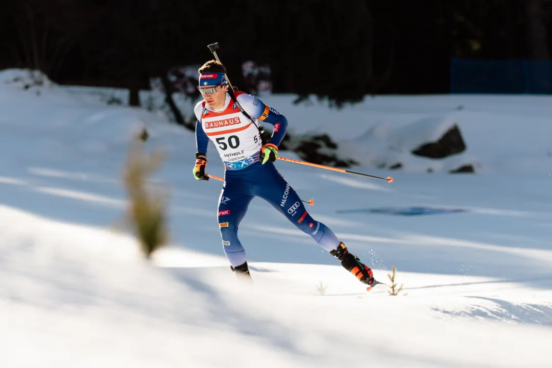 Tommaso Giacomel esulta anche ad Anterselva: “Sono contento, è il mio primo back to back sul podio, ma quei due secondi…”