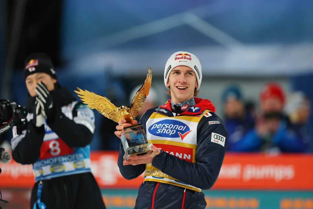 Tournée dei quattro trampolini: Daniel Tschofenig nell’albo d’oro, il trofeo torna in Austria dopo dieci anni