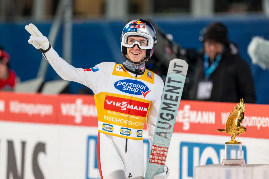 Daniel Tschofenig si inventa un capolavoro per volare nella leggenda, la Tournée dei quattro trampolini è sua