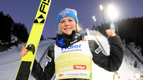 Salto: Maren Lundby conquista l'oro al termine di una gara tiratissima