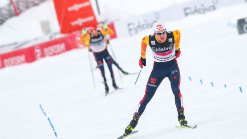 Combinata nordica: Vinzenz Geiger firma una doppietta d’autore a Klingenthal e tiene viva la Coppa del Mondo