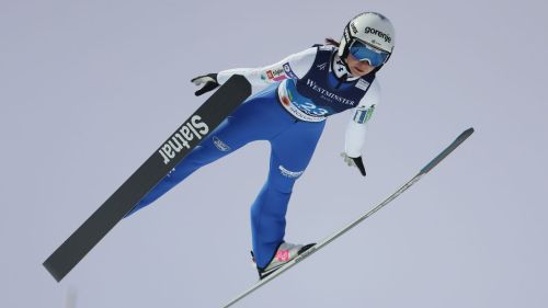 Salto con gli sci: Annika Sieff sfiora la top 10, nel caos di Villach trionfa ancora Nika Prevc