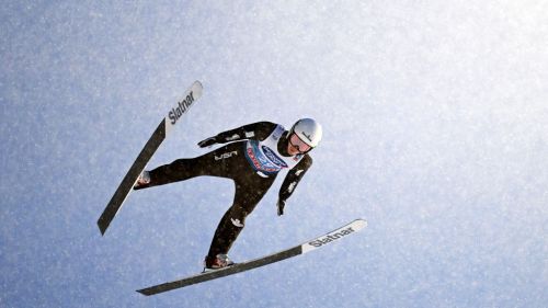 Salto con gli sci: Stephan Embacher non delude ed è il nuovo campione del mondo junior, che sfida con Belshaw