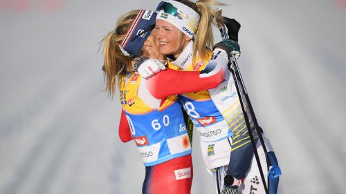 Frida Karlsson, che impresa nella 30 km di Oslo. Battuta nel finale Johaug