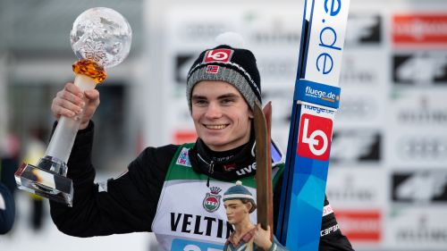 Marius Lindvik si conferma e conquista anche la qualificazione di Innsbruck