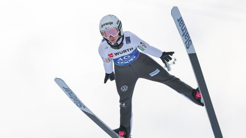 Nika Prevc non sbaglia, a Trondheim la slovena è oro mondiale su Normal Hill, argento a Freitag