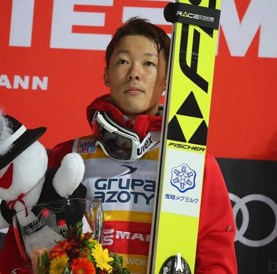 Junshiro Kobayashi primo nella tormentata qualificazione di Innsbruck