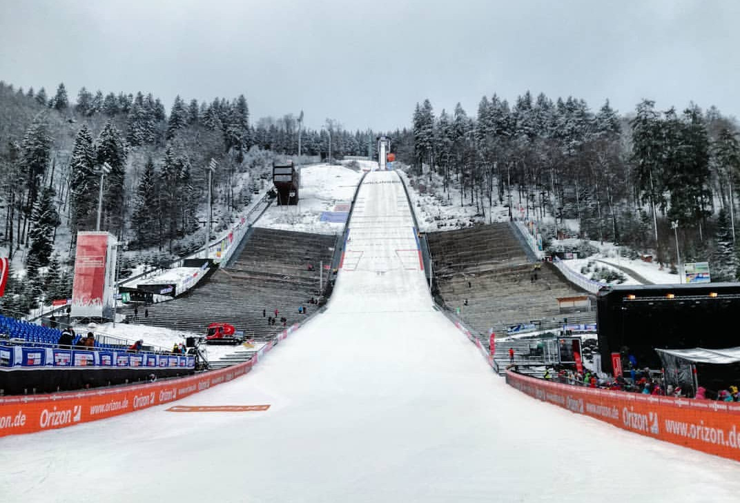 Kamil Stoch vince l'equlibrata qualificazione di Willingen