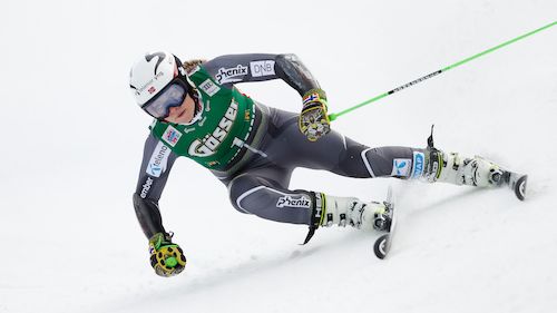 Ragnhild Mowinckel davanti nella prima prova di Cortina d'Ampezzo