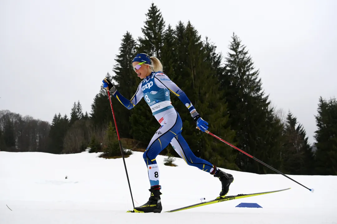 Un'irreprensibile Frida Karlsson trionfa nella 10 km TC di Oberstdorf. Ancora una giornata difficile per le italiane