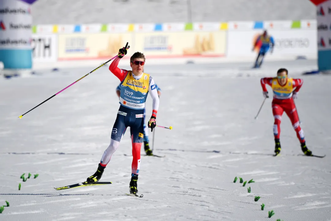 Klaebo nella storia: trionfa nella sprint TC di Oberstdorf e raggiunge Dahelie nella classifica di vincitori all-time