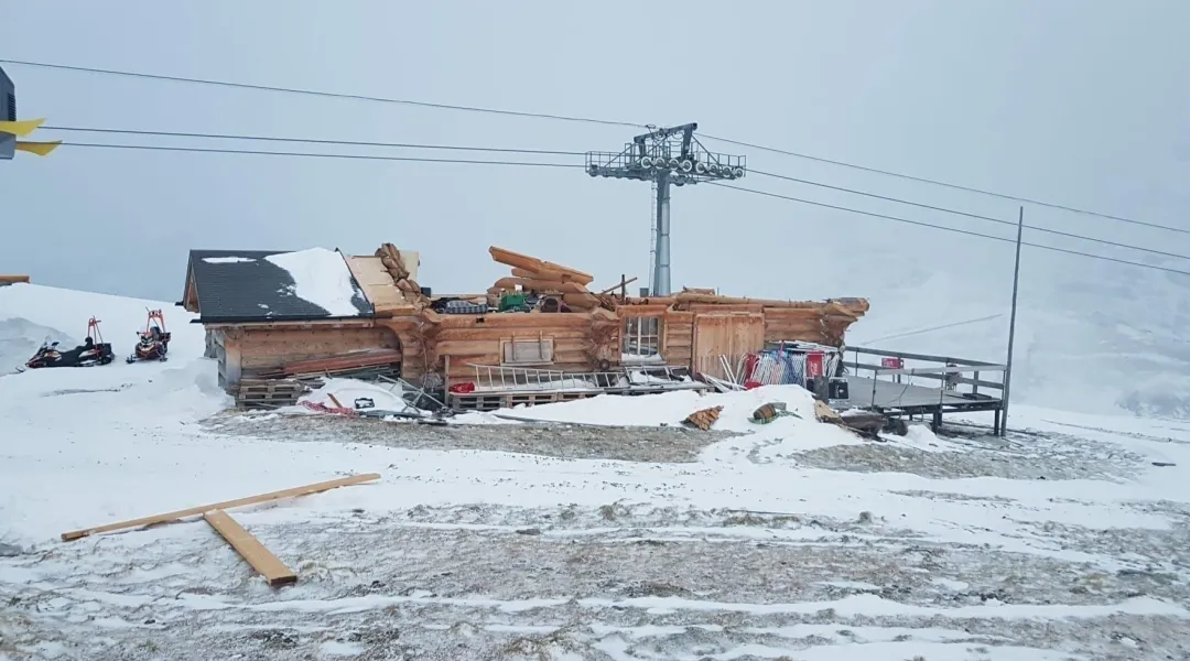 Il bar in vetta al Lauberhorn di Wengen? Distrutto da una tempesta di foehn: 'Vogliamo riaprire per Natale'