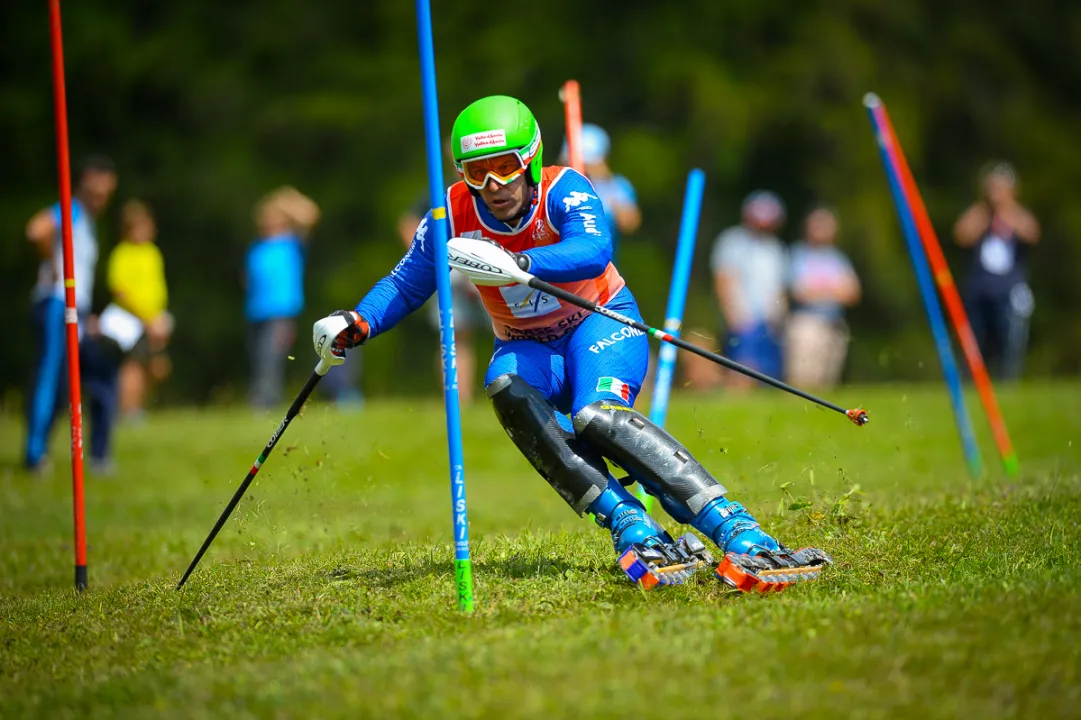 Edoardo Frau scrive la storia: bis d'oro al Mondiale di Marbachegg, è suo anche il super-g!