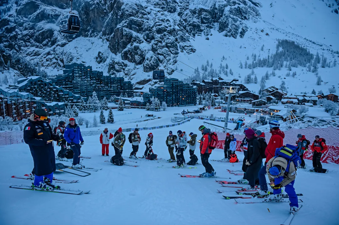 Val d'Isère in ginocchio: discesa femminile già cancellata, week-end in fumo