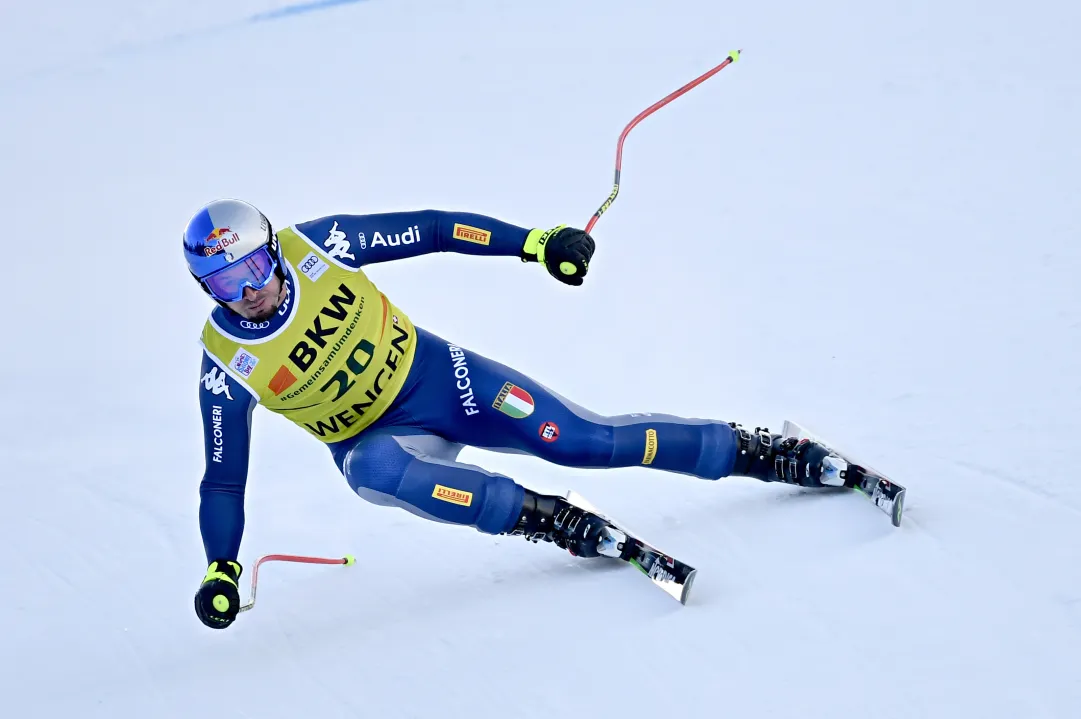 Corsa contro il tempo sul Lauberhorn: si rischia la partenza sopra il salto dell'Hundschopf