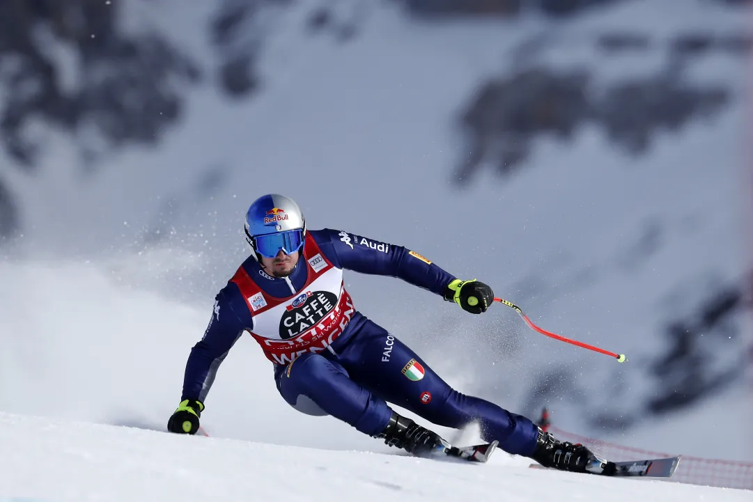 Beat Feuz è per la terza volta il Re del Lauberhorn, Paris sfata il tabù e si prende il podio