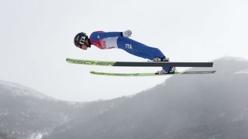 Salto con gli sci: Slovenia dominante nella prova a squadre mista di Oslo, concorrenza annichilita