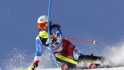 Shiffrin fa un altro sport nella 1^ manche di Are: oltre un secondo su Brignone, poi le altre